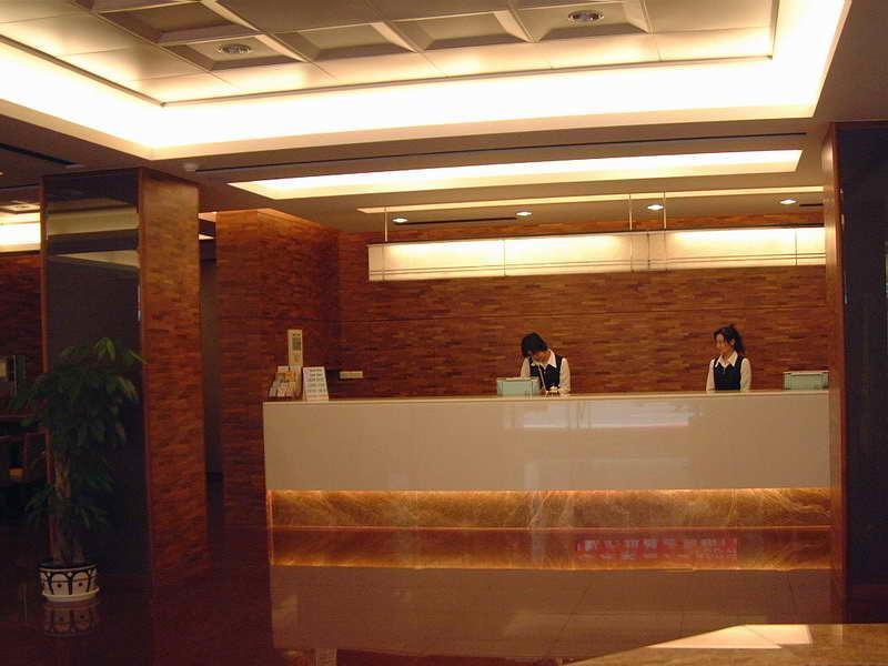 The Premier Hotel Тайнан Екстериор снимка