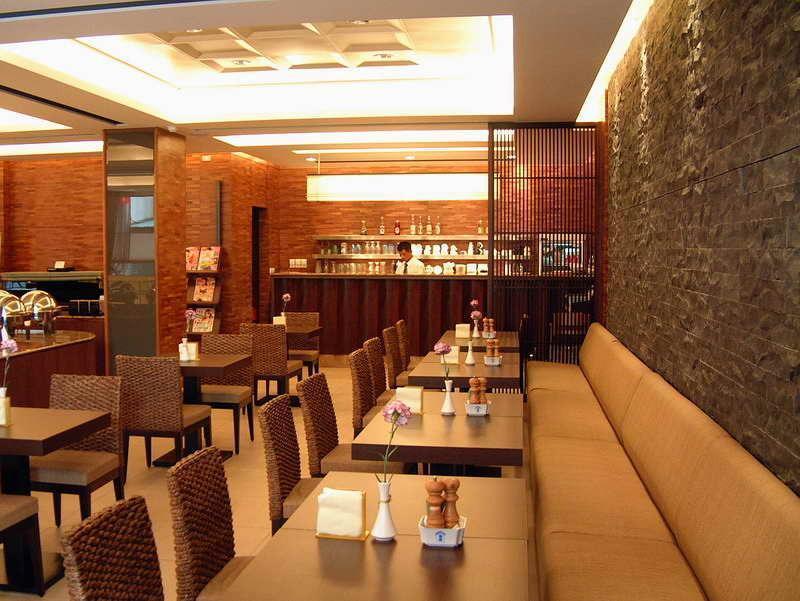 The Premier Hotel Тайнан Екстериор снимка