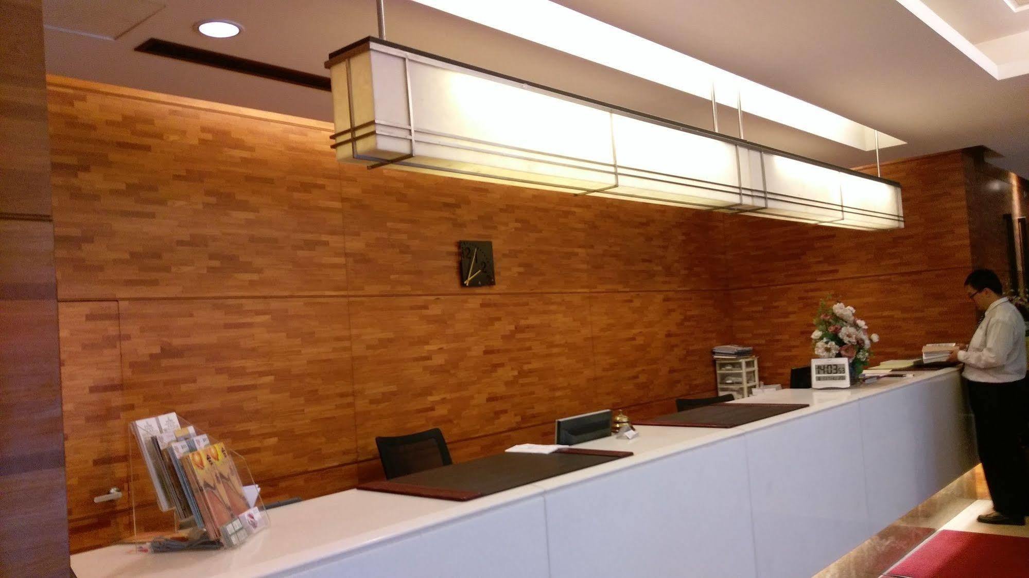 The Premier Hotel Тайнан Екстериор снимка